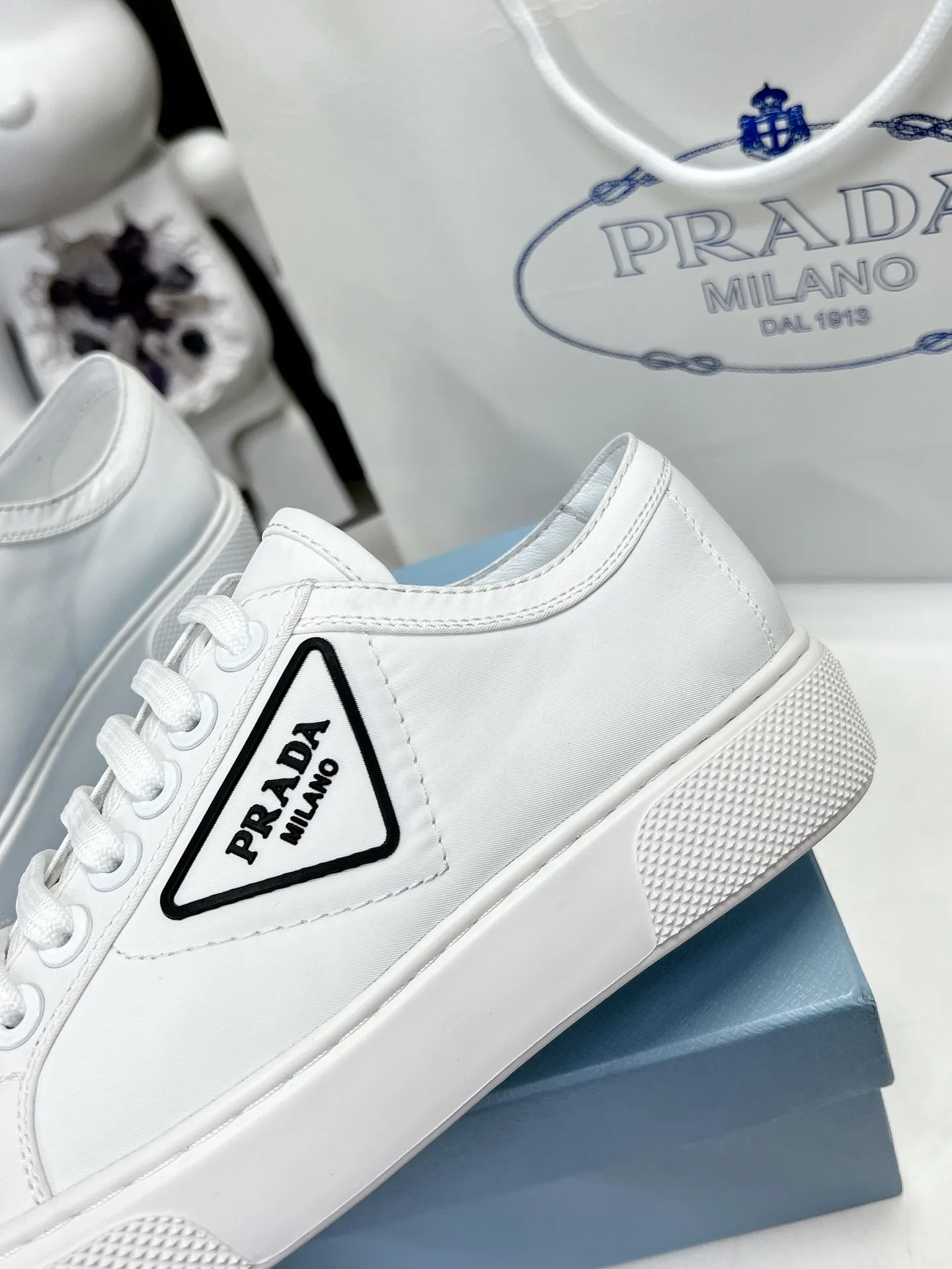 👟👟Ex-factory price 420👟👟 Purchasing level ⚡2023S launches Prada’s latest catwalk shoes, dad shoe series ͏ 💥PRADA's early spring catwalk model👠The fresh breeze has a bit of an expensive feel, and the upper is very perfect💃Elegant and elegant, crystal clear, no matter the quality of the accessories, they are all customized one-to-one, zero distance from the original version 1⃣Upper: imported waterproof twill + epoxy injection molding process 2⃣Inner: waterproof twill 3⃣Outsole: Original one-to-one molded rubber foam outsole 4⃣🔺Original packaging Heel height 4cm 5⃣Number of codes: 35-40, 41 non-returnable